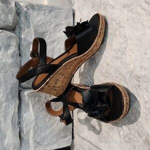 Jaclyn Smith Black Flower Cork Wedges sz 8.5